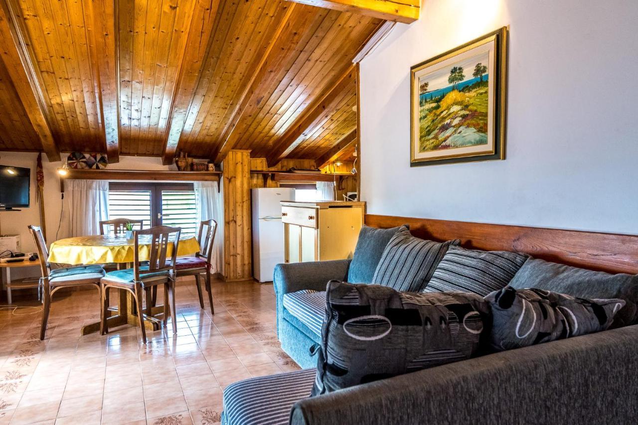Apartmani Rosa Turanj Exterior photo
