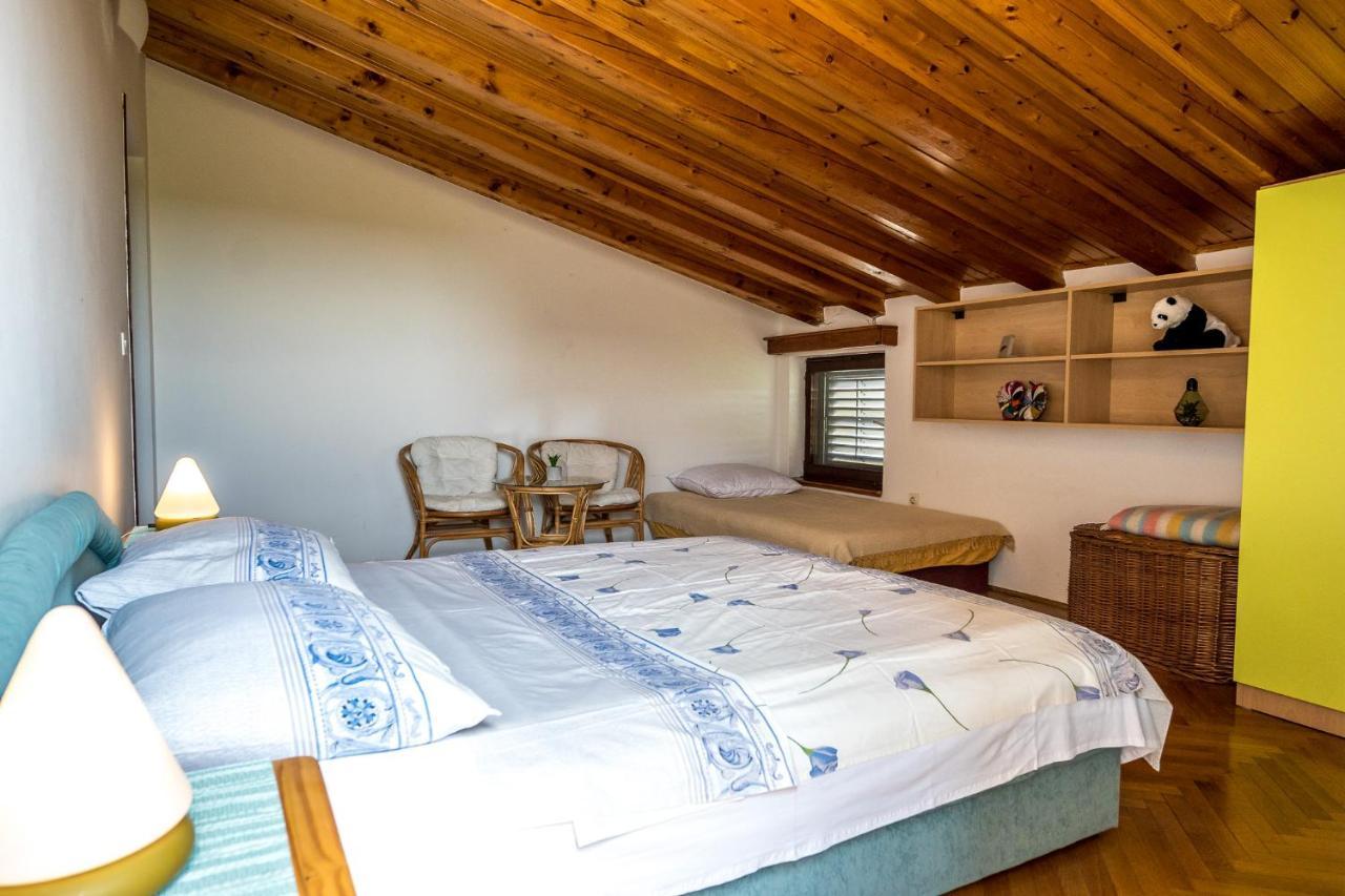 Apartmani Rosa Turanj Exterior photo